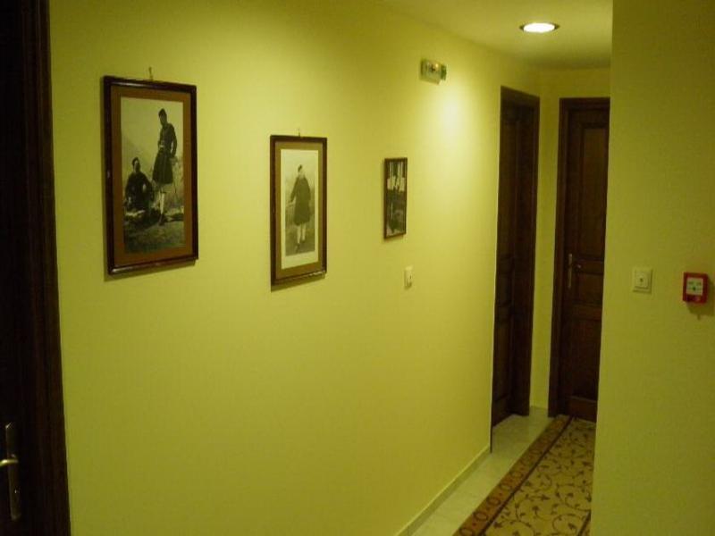 Egnatia Hotel อิโออันนินา ภายนอก รูปภาพ