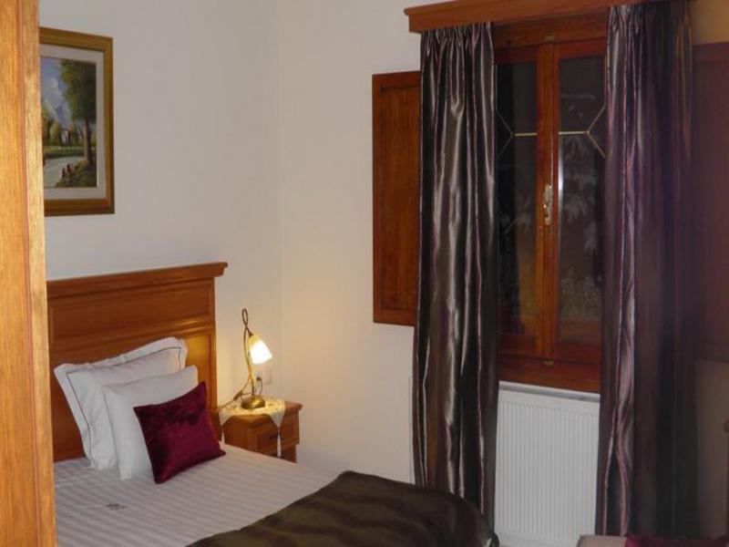 Egnatia Hotel อิโออันนินา ภายนอก รูปภาพ