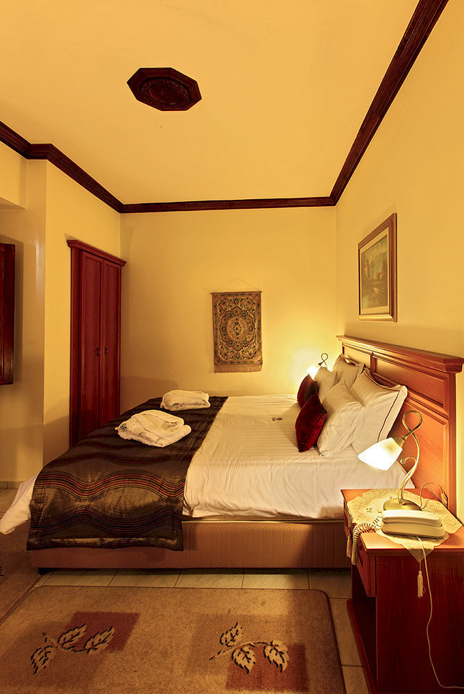 Egnatia Hotel อิโออันนินา ภายนอก รูปภาพ
