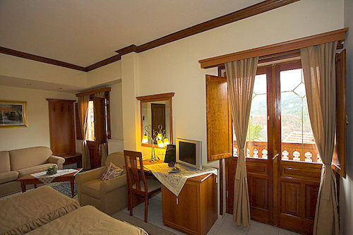 Egnatia Hotel อิโออันนินา ภายนอก รูปภาพ
